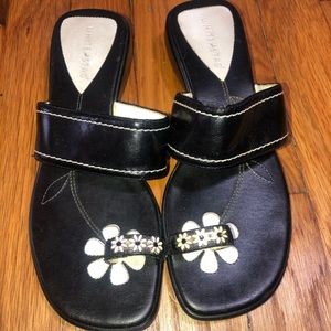 White stag flip flops sandals 5.5